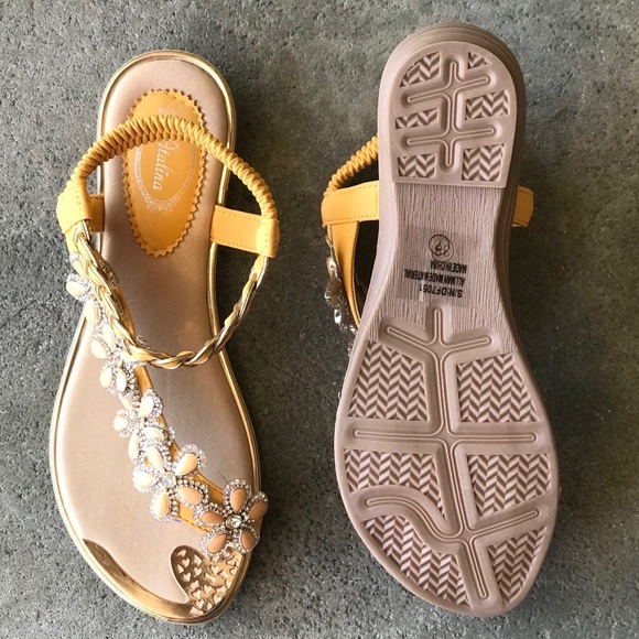 Size 7 Italina Yellow Floral Rhinestone Embellished Flat Sandal - Picture 7 of 7